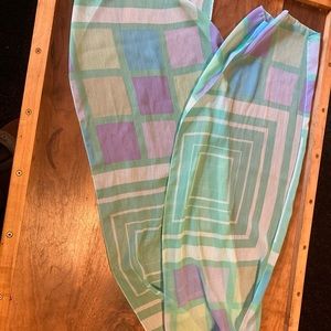 Pastel lightweight scarf in geo pattern